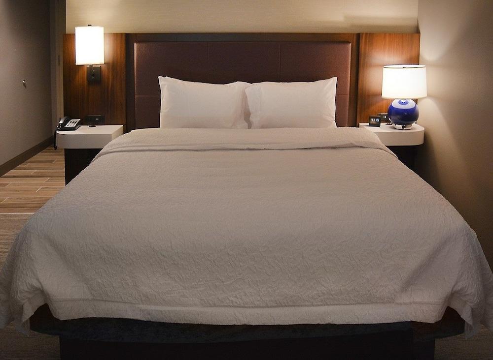 Hampton Inn & Suites Philadelphia/Media Exteriör bild