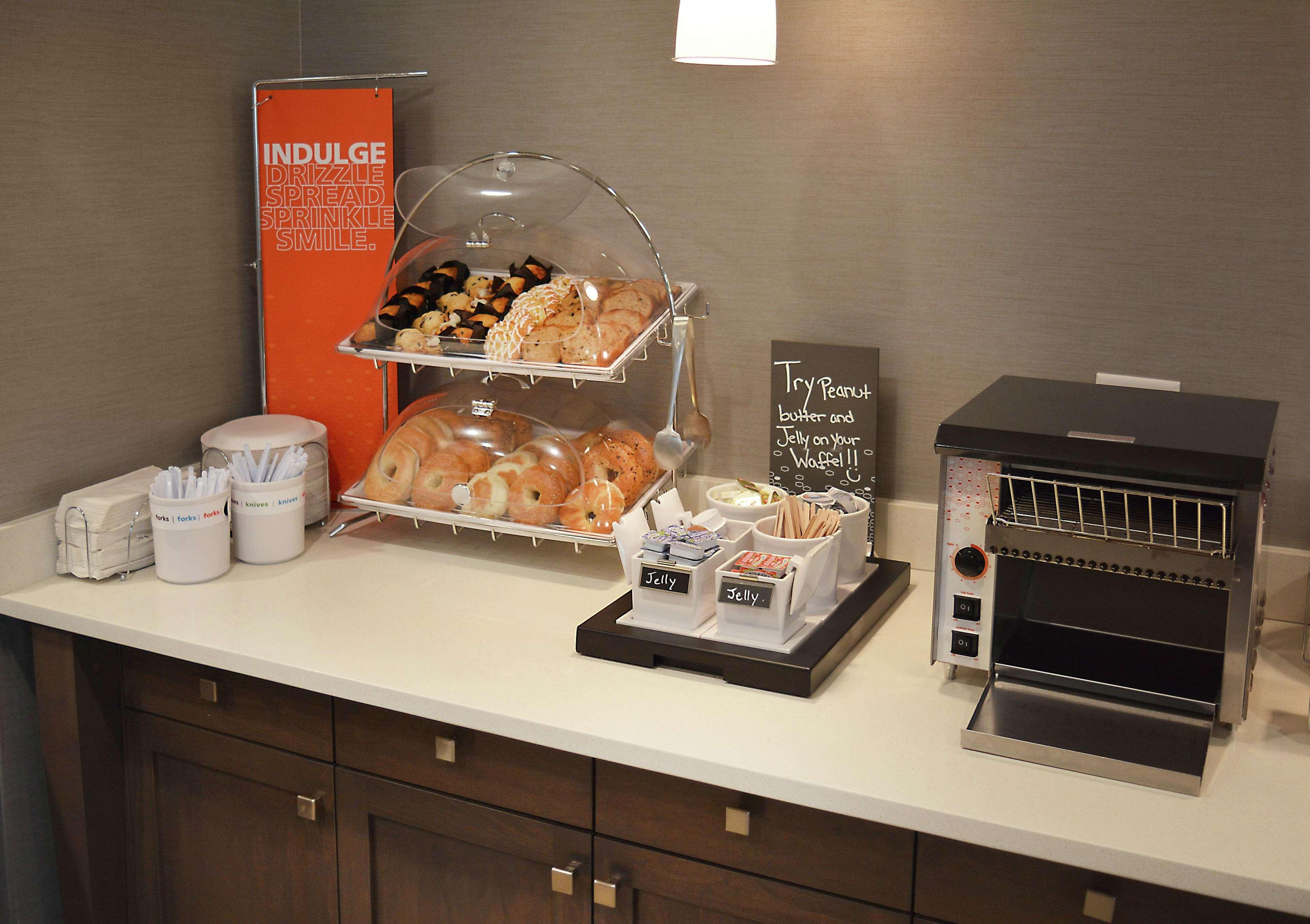 Hampton Inn & Suites Philadelphia/Media Exteriör bild